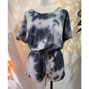 Le Lis NWT Stile Tie Dye Cow Pocket Tie Waist Soft Romper Womens Size S Dolman